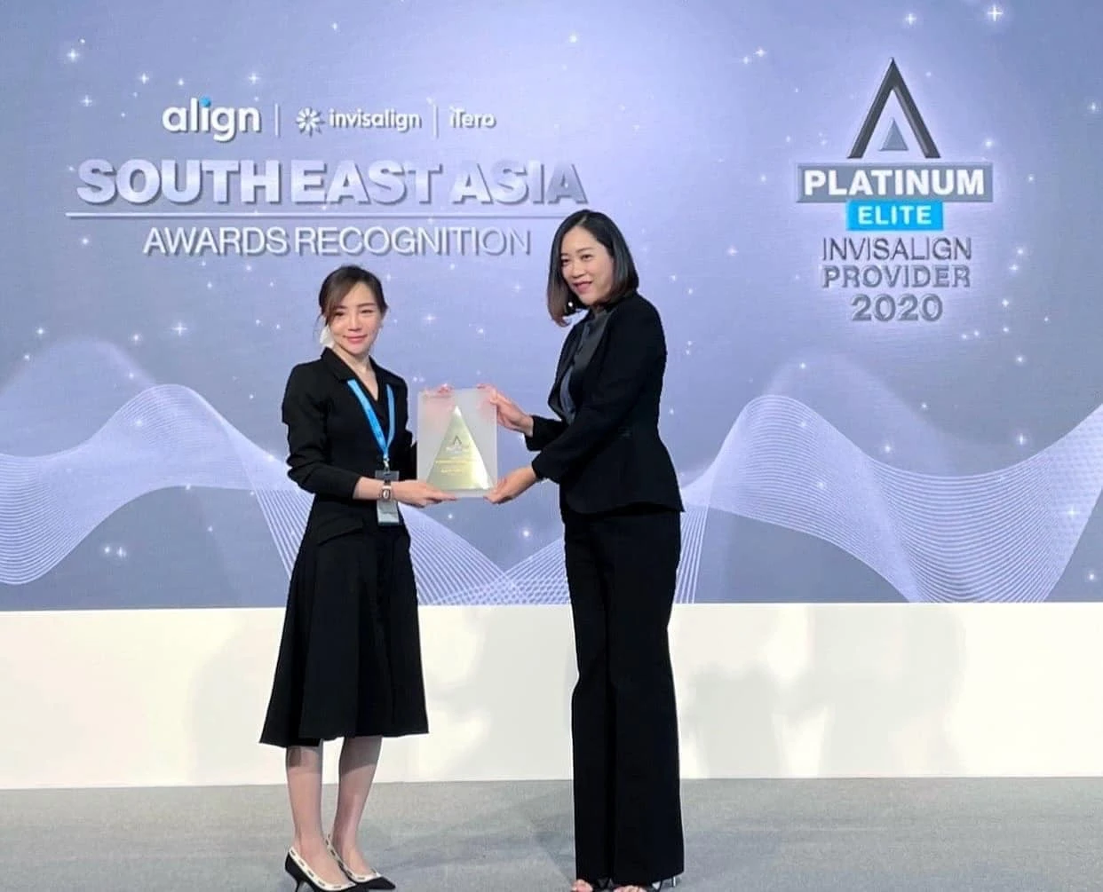 รางวัลบริการ จัดฟันขอนแก่น จัดฟันอุดรธานี จัดฟันอุบลราชธานี ดีเยี่ยม รางวัลบริการ จัดฟันขอนแก่น จัดฟันอุดรธานี จัดฟันอุบลราชธานี ดีเยี่ยม